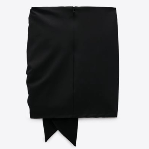 Zara - Knotted Mini Skirt - Picture 3 of 3